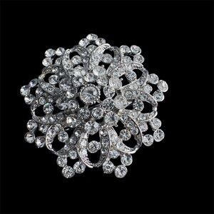 Silver Tone Rhinestone Winter Flower/Snowflake Brooch Pin Coquette Retro Jewelry